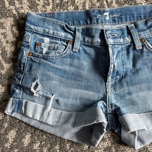 7 for all mankind shorts. Size 25. - Picture 2 of 3